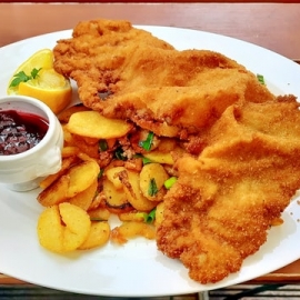 Restaurants With Wiener Schnitzel in Tampa | Celebrate Oktoberfest in Tampa